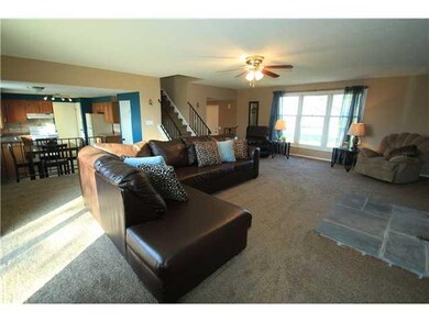 Great Room. Open and airy great room has slidng gl