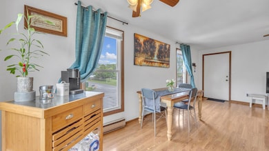 Dining Nook 1-1