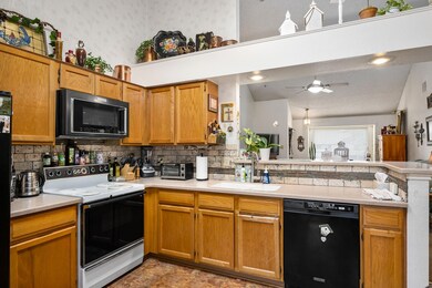 2601 Aquaduct Ct, Bedford, TX 76022 - photo 6