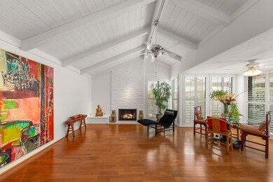 Livingroom from entry