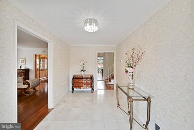 8904 Copenhaver Dr, Potomac, MD 20854 - photo 5