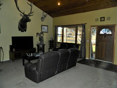 1250 Morningside Ln, Klamath Falls, OR 97603 - photo 3