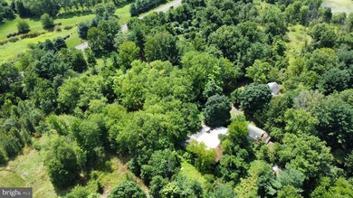 4942 Cold Spring Creamery Rd unit R, Doylestown, PA 18902 - photo 2