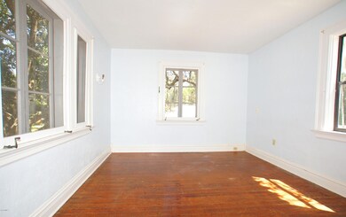 Mac Farland - Upstairs Bdrm