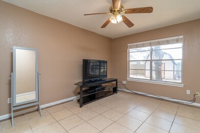 1924 Tracy Lynn Ln, Alvin, TX 77511 - photo 5