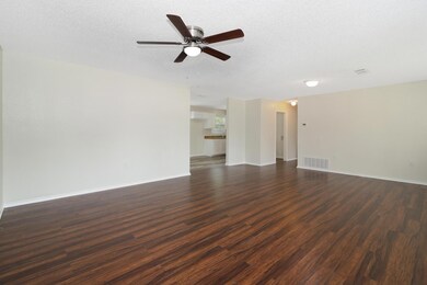 640 Pine St, Hurst, TX 76053 - photo 5