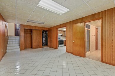 297 W Kimbell Ave, Elmhurst, IL 60126 - photo 4