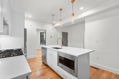 92 Alexander St unit 1, Dorchester, MA 02125 - photo 4