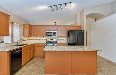 10610 E Betony Dr, Scottsdale, AZ 85255 - photo 3