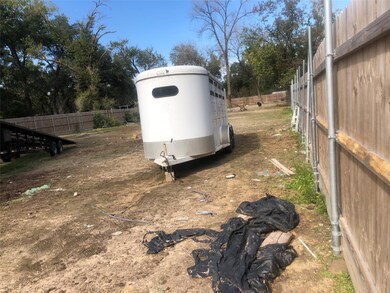 2208 Dewalt St, Houston, TX 77088 - photo 4