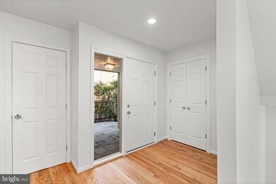 11446 Links Dr, Reston, VA 20190 - photo 5