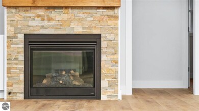 7827 E Longbranch Cir, Traverse City, MI 49684 - photo 7