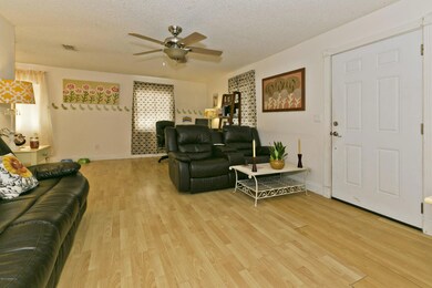 005_Living Room