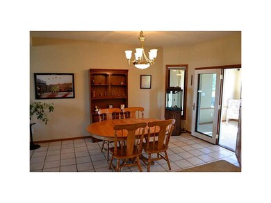 Eat-in Kitchen.