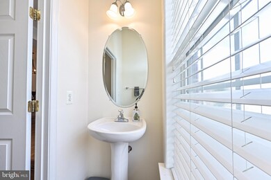 41897 Cinnabar Square, Stone Ridge, VA 20105 - photo 5