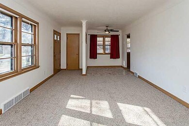 2112 52nd St, Des Moines, IA 50310 - photo 5