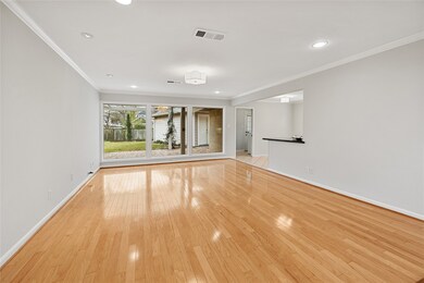 1031 Chamboard Ln, Houston, TX 77018 - photo 3