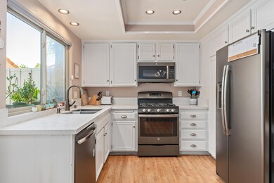 06 - Kitchen