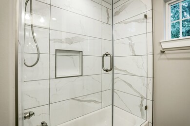 418 Avenue of Oaks St, Houston, TX 77009 - photo 7