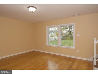 275 Appletree Dr, Levittown, PA 19055 - photo 3