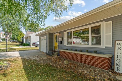 1603 Parker St, Cedar Falls, IA 50613 - photo 3