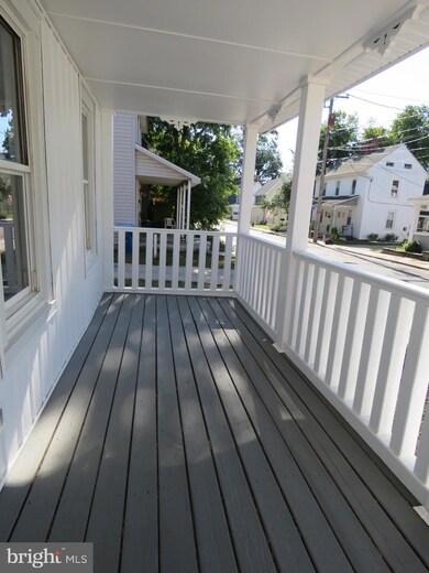 229 W 7th St, Laurel, DE 19956 - photo 3