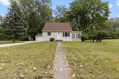 3121 Pleasant Grove Rd, Lansing, MI 48910 - photo 3