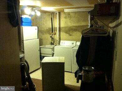 9321 Jarrett Ct, Montgomery Village, MD 20886 - photo 7