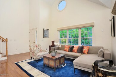 59 Le Grande Ave Greenwich CT-large-022-