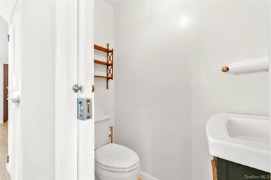 23338 38th Dr, Little Neck, NY 11363 - photo 6