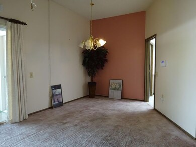 5 DINING AREA