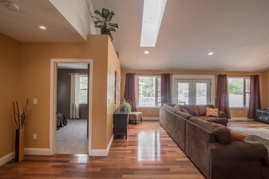 20 Pine St, Londonderry, NH 03053 - photo 3