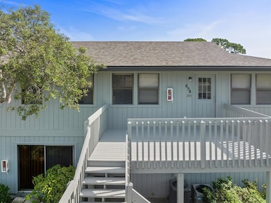 654 Centre Ct SW unit 201, Vero Beach, FL 32962 - photo 2