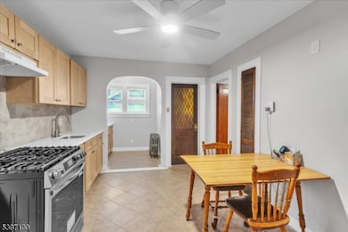 90 Mountain View Place, Newark, NJ 07106 - photo 3