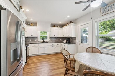 409 S Jefferson St, Spring Hill, KS 66083 - photo 6