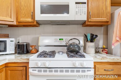 10-web-or-mls-1112-fountain-view-cir