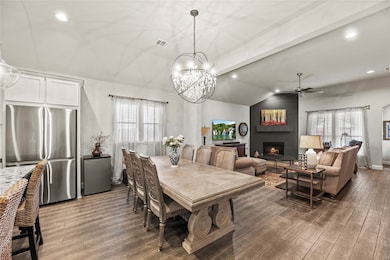 Dining area in between the kitchen and family room