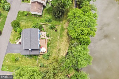 12817 Gatepost Ct, Herndon, VA 20171 - photo 7