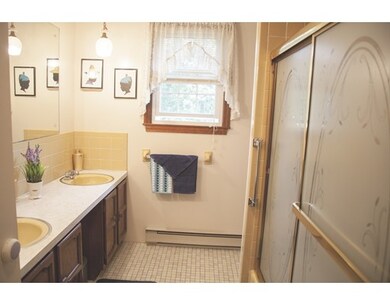 129 Tyler St, Methuen, MA 01844 - photo 6