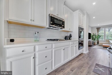 7202 Clagett Dr, Landover, MD 20785 - photo 6