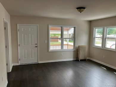 1127 Minnie St, Port Huron, MI 48060 - photo 7