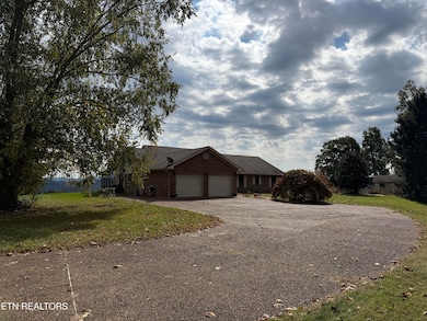 153 Triangle Ln, Tazewell, TN 37879 - photo 6