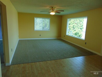 417 Riverview Dr, Asotin, WA 99402 - photo 3