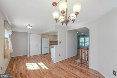18819 Coral Grove Terrace, Germantown, MD 20874 - photo 5