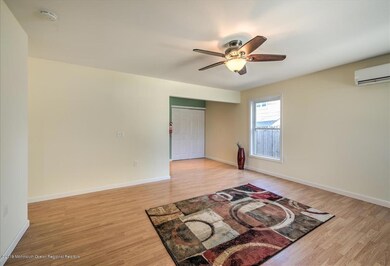 06-LIVING ROOM
