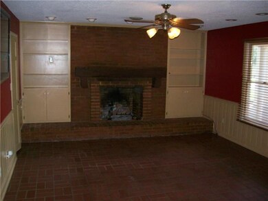 1313 Wesley St, Shelbyville, TN 37160 - photo 2