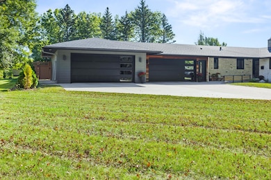 1002 3rd St S, Wahpeton, ND 58075 - photo 4