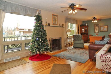 907 Baldwin Dr, Cheyenne, WY 82001 - photo 3