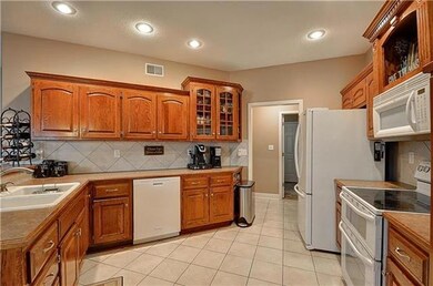 4228 SW Flintrock Dr, Lees Summit, MO 64082 - photo 5