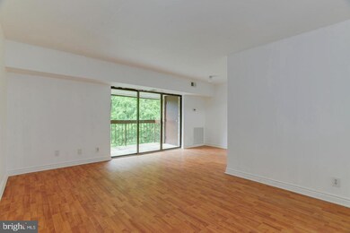 11659 Stoneview Square unit 21C, Reston, VA 20191 - photo 3